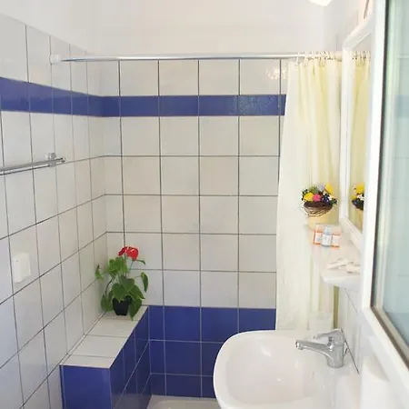 Pantheon Apartment *